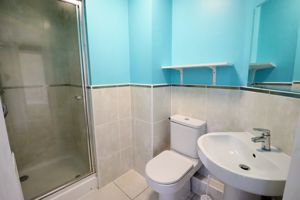 En suite - click for photo gallery